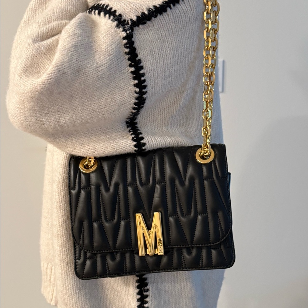 MOSCHINO
quilted M motif crossbody bag